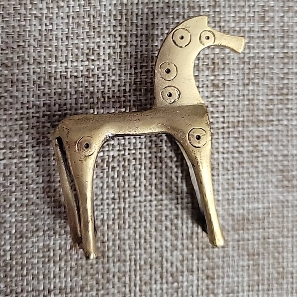 Vintage Satin Gold Tone Horse Brooch Stylized Figural 3D Excellent Condition